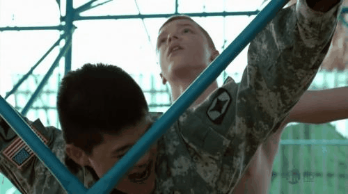Porn Pics Connexion entre camarades au service militaire