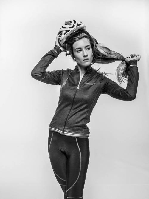 laclassicacyclingwear: Elegance is, as always, a LaClassica trait.Discover our warm and fashion woma