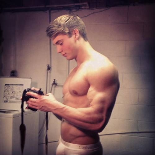 lumbrjax:  Instagram user @peyerdaniel http://ift.tt/1YoqisQ 