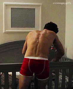 cinemagaygifs:  Orlando Bloom - Easy   🍑     Thank you for making this!
