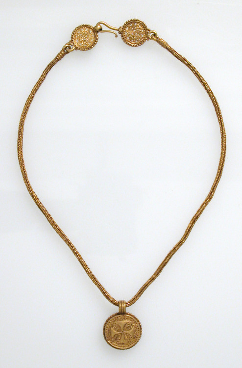 met-medieval-art: Gold Necklace with Pendant Cross, Metropolitan Museum of Art: Medieval ArtGift of 