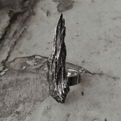 aliciahannahnaomi:  #ALICIAHANNAHNAOMI 2015 The Carrion Ring exemplifies the raw emotion associated with desire. It is available from www.aliciahannahnaomi.com and selected stockists. 