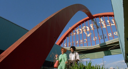 filmap:Edward ScissorhandsTim Burton. 1990Southgate Shopping Center2515 S Florida Ave, Lakeland, FLS