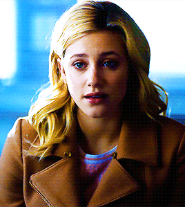 juliantinas:Endless gifs of BETTY COOPER - 3x16, Chapter 51; Big Fun