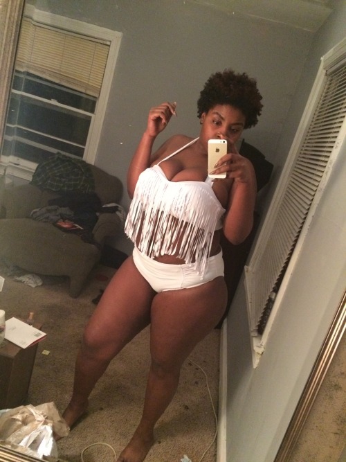 fairyysquaadmother:  Finna be on the beach adult photos