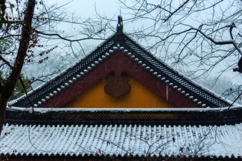 snow & temple in china