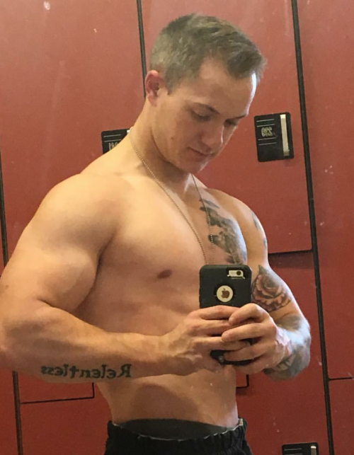 Porn Pics rednecksmoker:  chettbro: Army Abs N Pecs