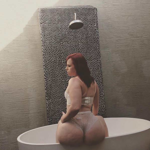 dailyhottcurvay:  VirgoMeet a thick girl and get it in!