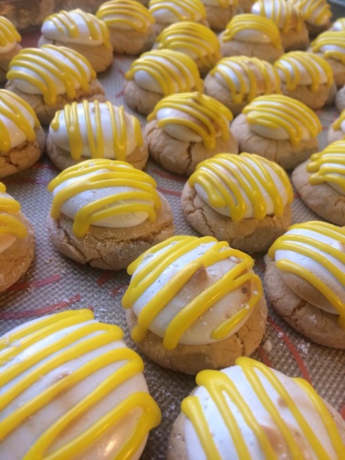 royallyoily: Lemon meringue cookies. #madewithloveandhashoil  Double dosed.