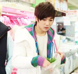 umbys-deactivated20130607:  Aron lags. 