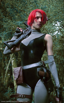 cosplayandanimes:  Regina - Dino Crisis source