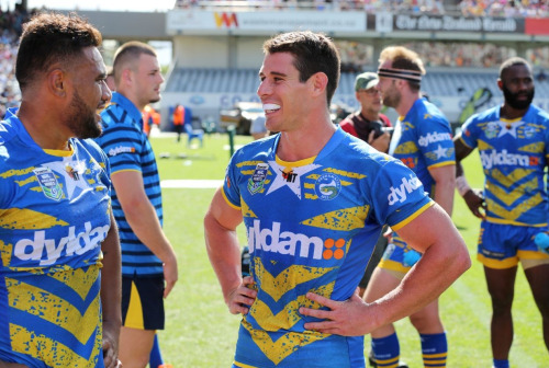 roscoe66:  Parramatta Eels at the Auckland Nines. Love their new kit.