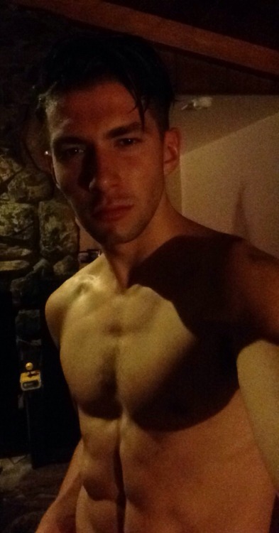 tommtaffs:  c-r-a-m:  It’s three in the morning and I’m still awake watching the news and eating granola. Why?  can I join
