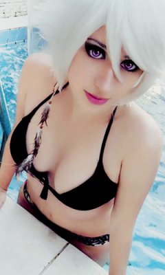 dychancosplay:  Dy Chan as Pool Party Riven from League of Legends. &lt;3 ~ Click here for more awesome Cosplays!!! Special thanks to ItsNigri 
