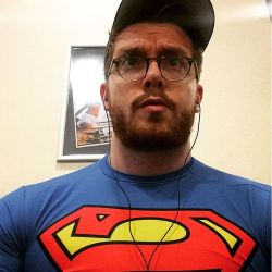 chrisjonesgeek:  AINT-DONE-THIS-IN-AWHILE. Ouch 😨  #gym #bizarro #muscle #geek #superman #igfit #ugc