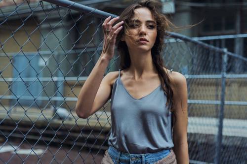 https://amazinggirlsphotos.tumblr.com/post/155307309222