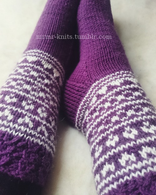 I made these a few weeks ago. They are “name socks” - a Finnish designer Niina Lait