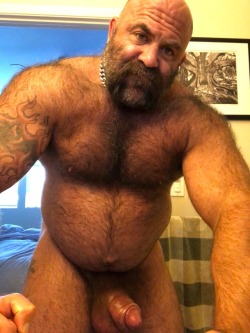 trueduroc:  cigarpervdad: thickbear475: 