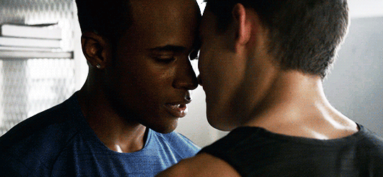 darishe1313:“Stay alive with me.”