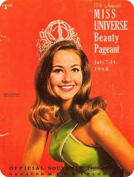 Sylvia Hitchcock Miss Universe 1967 From The Usa There Comes The Queen