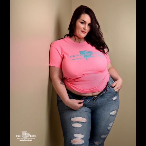 I love branding thanks for designing my printed shirts @damesarts  and thanks to @heavenlydmise86 for modeling the infamous  T shirt. #photosbyphelps #fashion #glamourshoot #baltimorephotographers #photoshoot #bmore #sexy #sexappeal #plusmodel #model