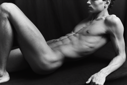 CHRIS ARAYA-COLVIN On @leshommespublics Photography Zeb Daemen @zebdaemen @openspaceparis Fashion Loyc