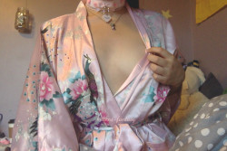 kittens-fantasy:  The prettiest robe and