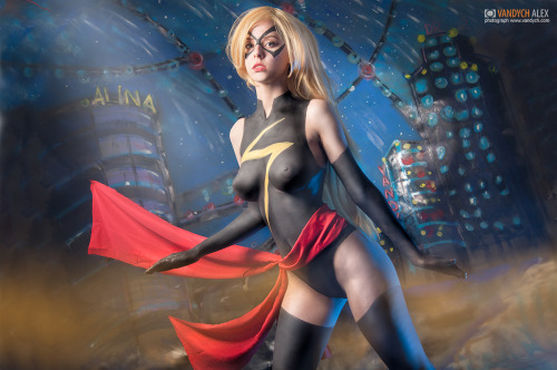 foxycosplaygirls: vandych: Mis Marvel photographer Vandych Assistent: Alina More here www.van