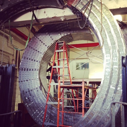 areasofmyexpertise:Also in this warehouse I got them secretly making stargates. (at Serett Metalwork