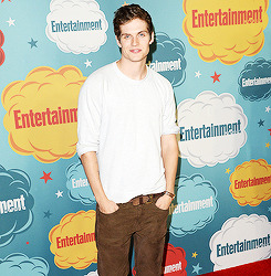  Ten Wolf Cast - EW’s Annual Comic con Celebaration 