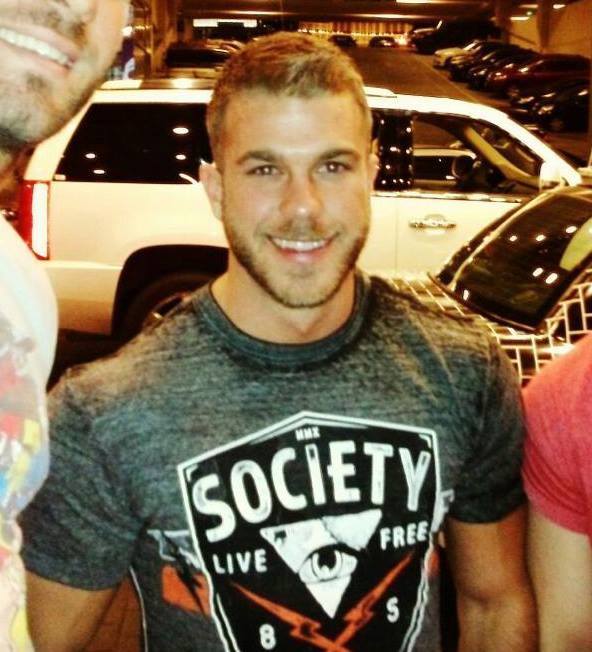 dante-dfw:  What a hottie…definitely boyfriend material.  - The Bold and the