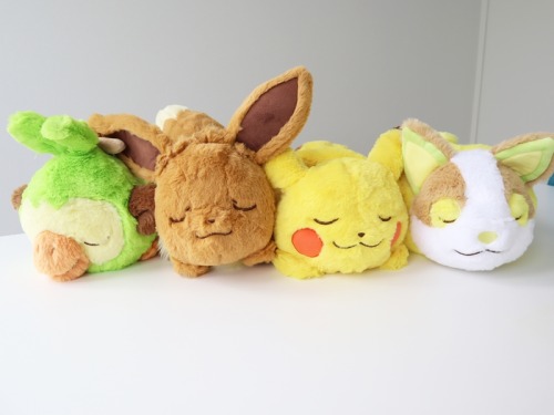 Here are better pictures of the new “Minna Otsukaresama” collection from Pokémon 