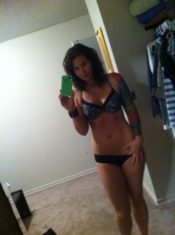 selfshotsandy:  follow, like &amp; reblog for more sexy selfshots! selfshots.tk reblogged via by selfshotsandy  