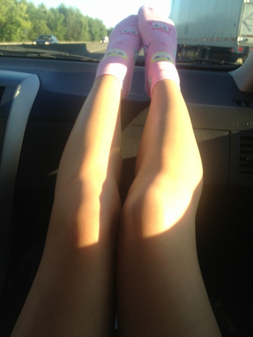 trickydicky73:  tongue-tie:  I like these socks. :3  I like those legs!