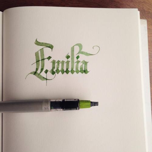 En honor a mi amor platónico número 1: @Emilia_Clarke. — #calligraphy #typography #calligraffiti #ca