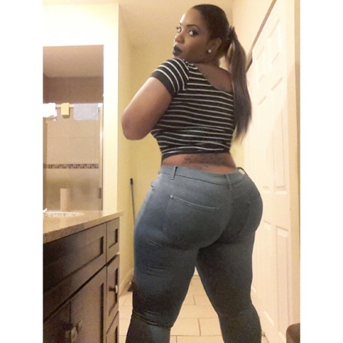 tootall0714: curtflirt509: Omg she is Thick & Beautiful!! Who is she??? Oh my goodness