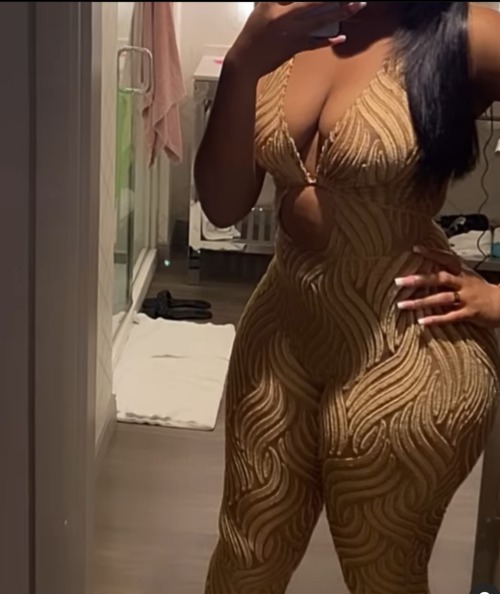princejazziedad:DeliciouslySexy Scrumptious Luscious BootiDelicious Ma.. Ms WhoIsNneka……………💜🤍💚
