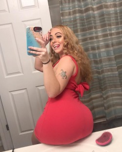 icravebootyalot:  There she go   🎅