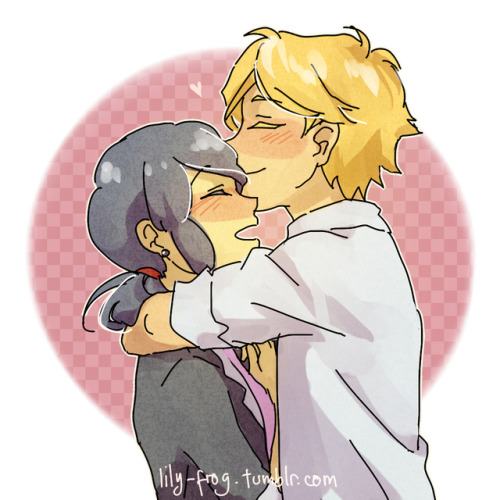 lily-frog-trash:i forgot i drew this ages ago! look at them go!