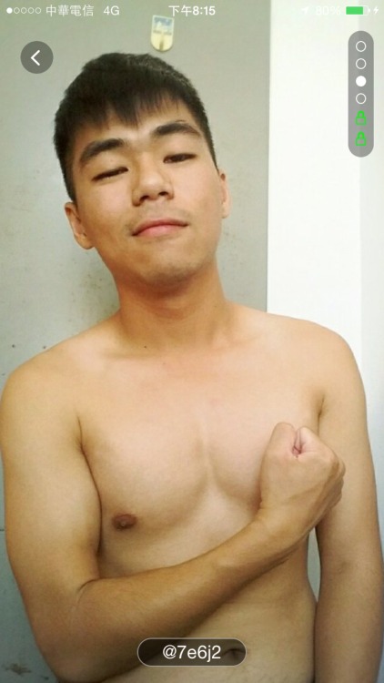 cfklverst:  spa3614:  teddy1069:  domain11321:  higoodgayman:  蠻喜歡的 屌也喜歡 有一種東南亞風格的男孩子 有一點史丹利的樣子 喜歡這樣