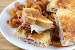 do-not-touch-my-food:  Honey Mustard Ham Grilled Cheese