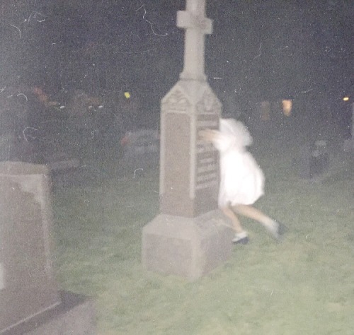 milliedollgraves:for it must be very lonely being dead