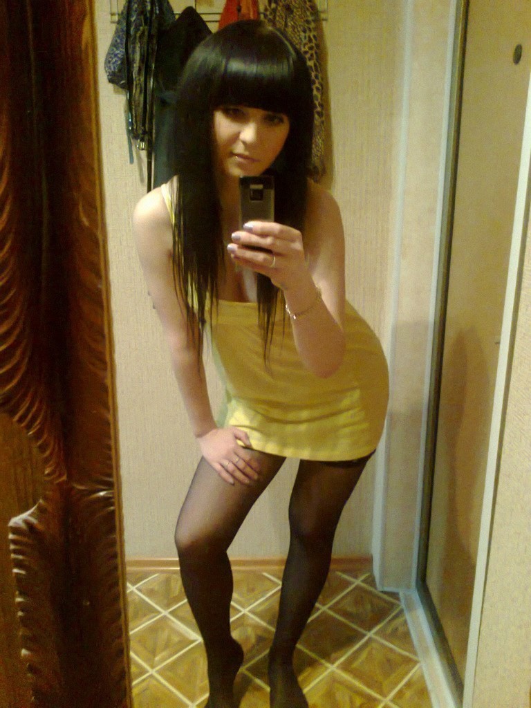 hexthings:  You guessed it – More Nylon Selfies
