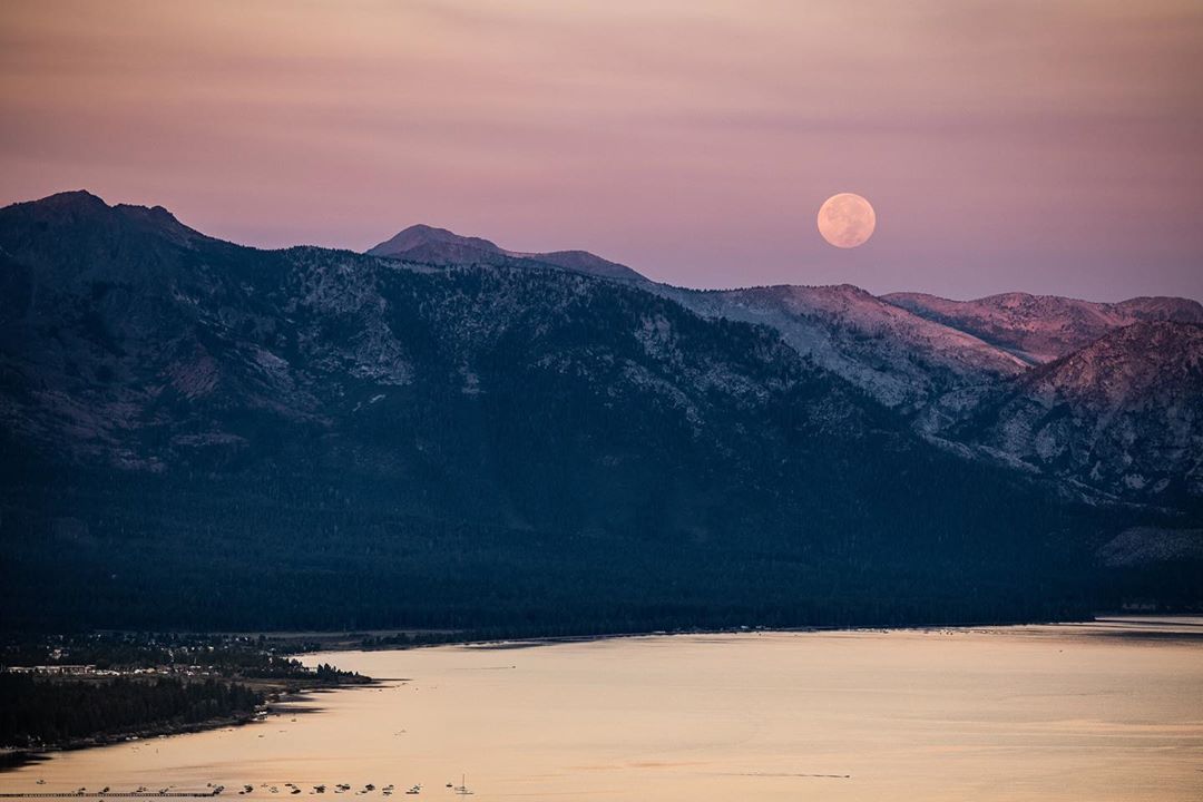 Gorgeous moonset last Wednesday morning in Lake Tahoe. You can see the golden sunlight just breaking over the top of the mountain. (at Lake Tahoe, CA/NV)
https://www.instagram.com/p/CE-VfyBnO0l/?igshid=1nnve31jehkv1
