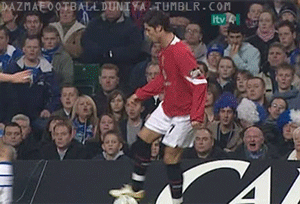 dazmafootballduniya:  Ronaldo totally owned him!