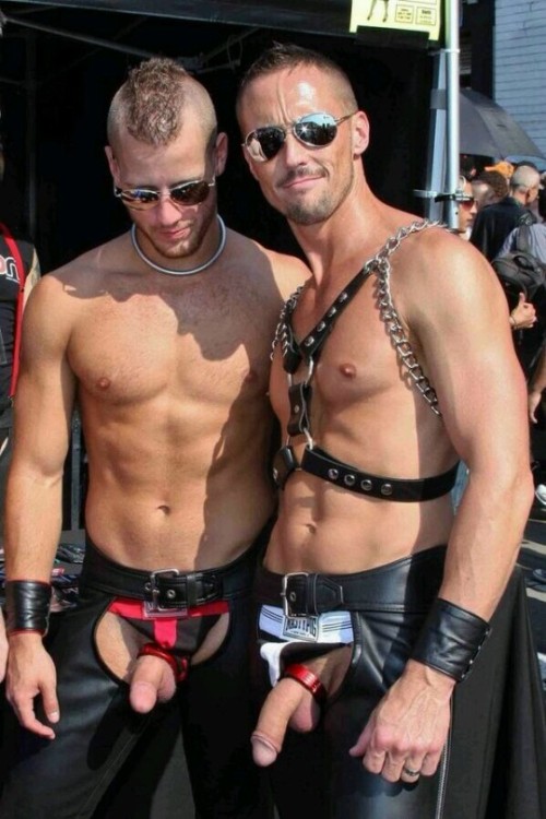 leatherharnesspimp:oregonleatherboy.com