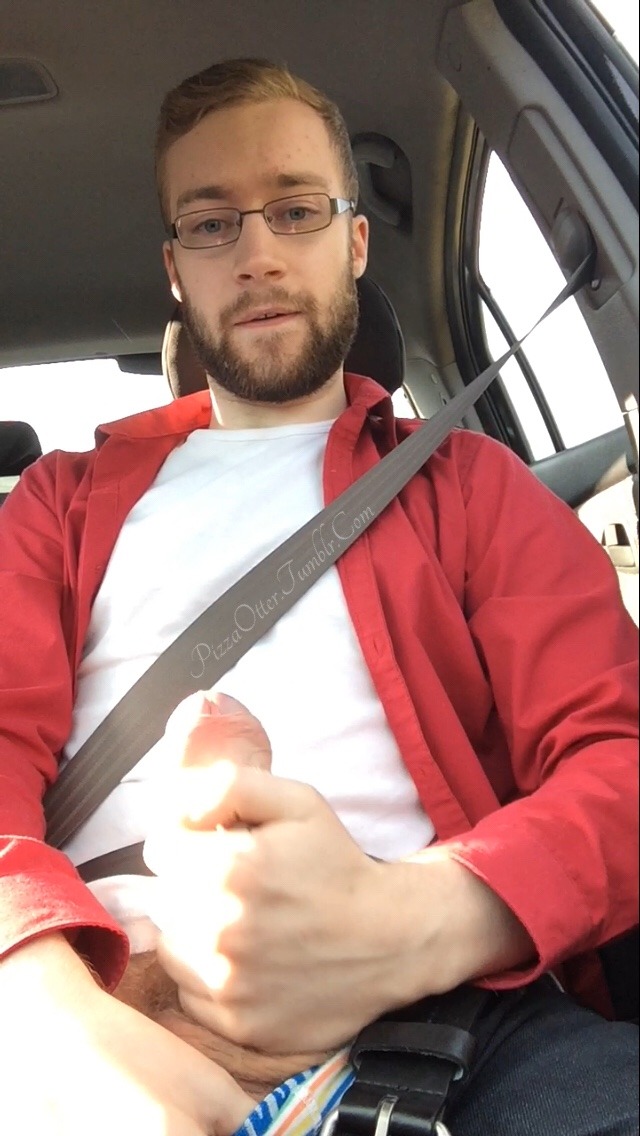 pizzaotter:  A few more stills from my video earlier.