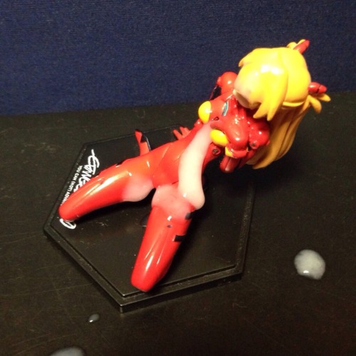 フィギュアぶっかけ。飛びすぎて外した&hellip;