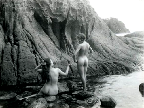 madivinecomedie:Marcel MeysMarcel Meys. Etude de nus dans la nature 1920s