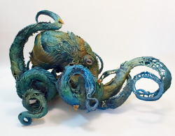 suitthehellhounds:  fer1972:  Ellen Jewett creates Aniumal Sculptures with Plants  Fucking amazing